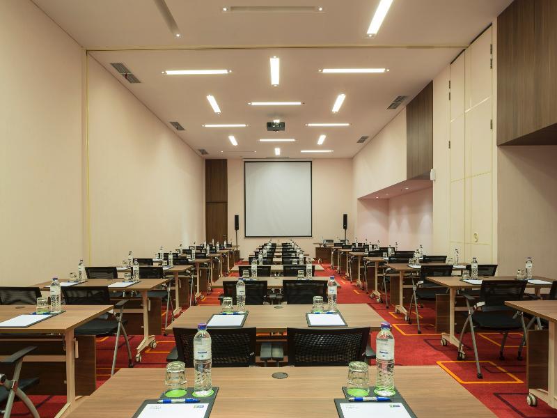Holiday Inn Express Jakarta Wahid Hasyim By Ihg Eksteriør bilde